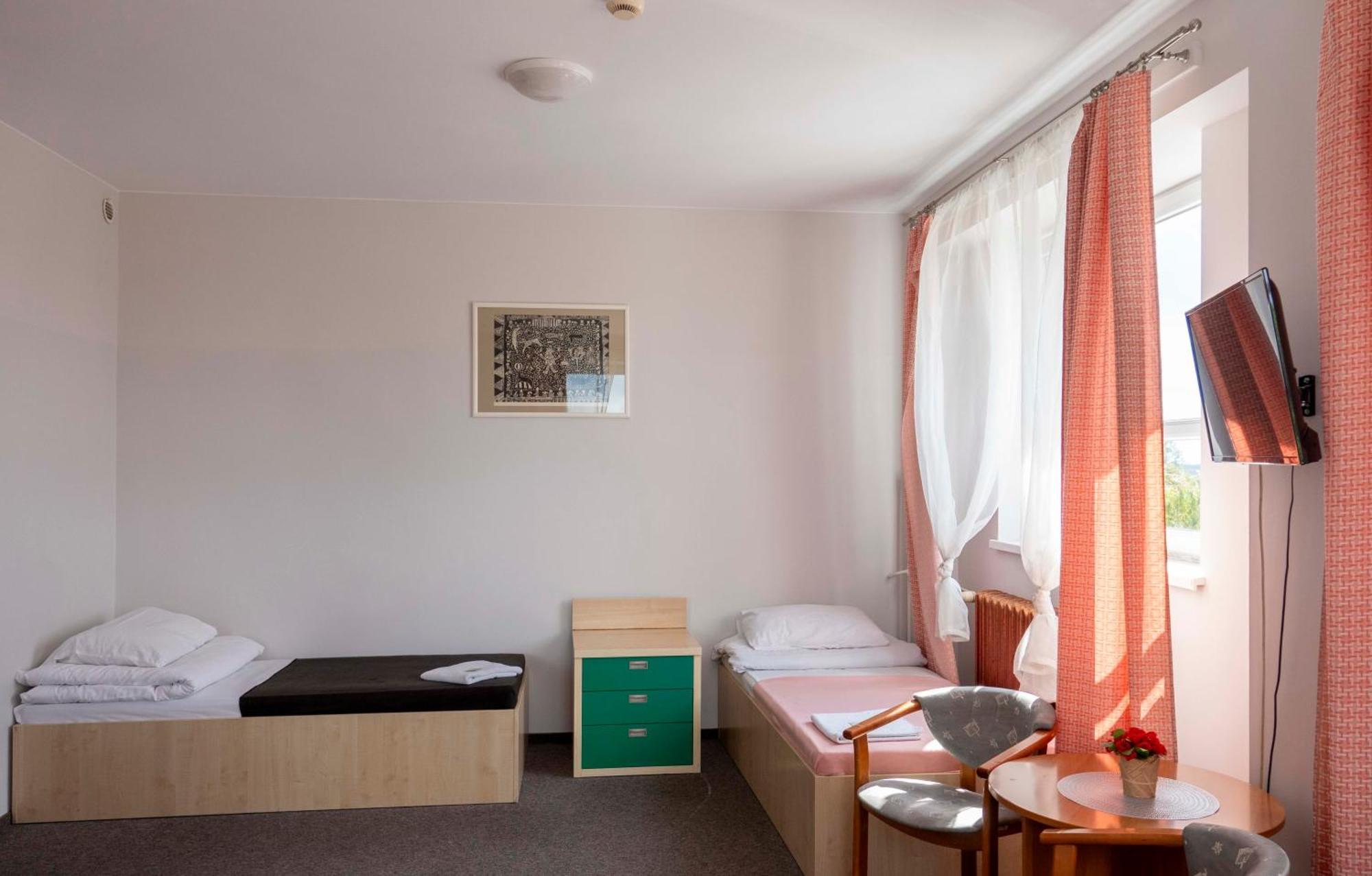 Sami Swoi Kutno Hostel Exterior photo